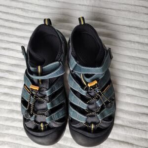 Keen Newport H2 Sandals Women’s 5 Waterproof Hiking Trail Gorpcore Waterproof